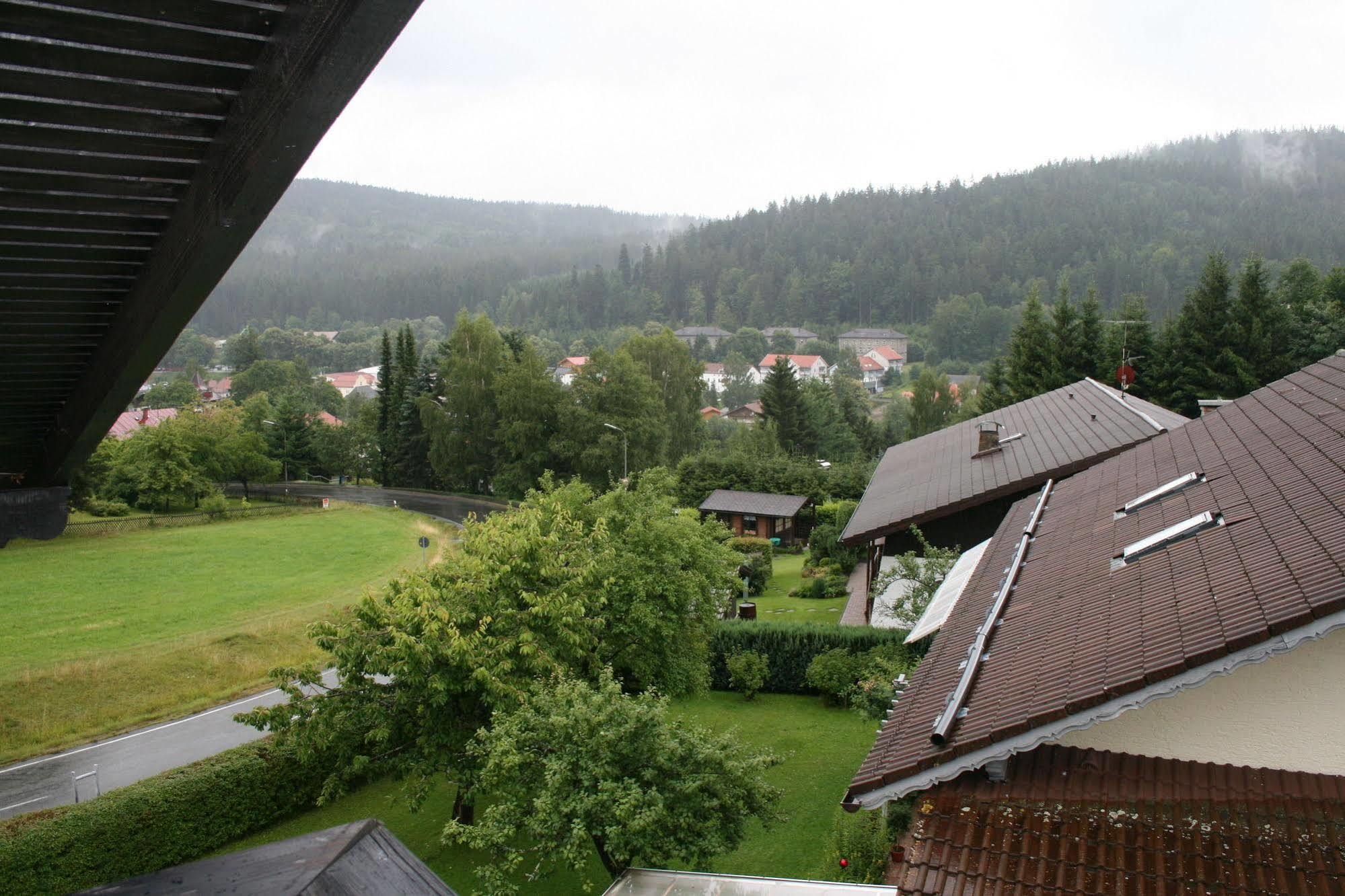 Gaestehaus Am Berg Hotel Bayerisch Eisenstein Bagian luar foto